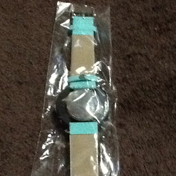 Watch - Picture 3 of 3